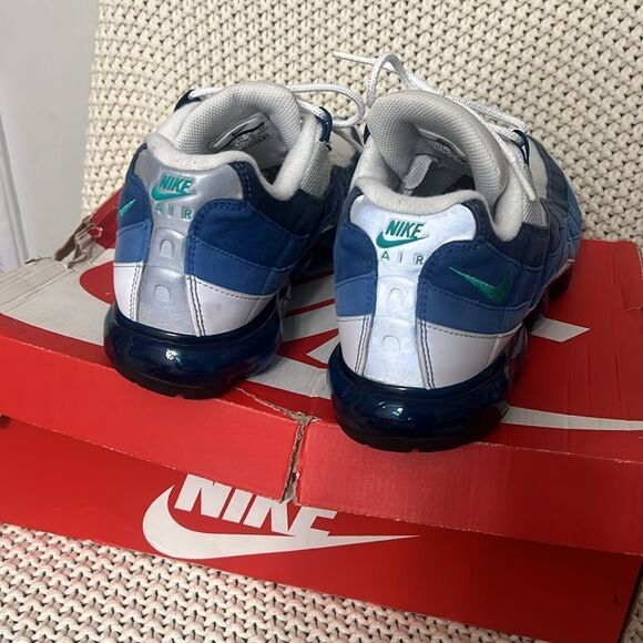 Nike Air Max 95 Blue Sneakers - Picture 4 of 11